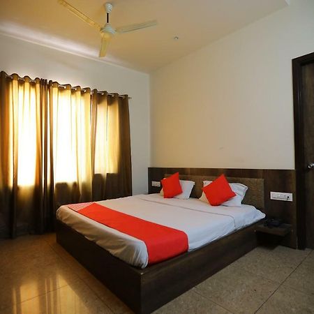 Oyo 40791 Hotel Hot N Fast Suratgarh Exterior foto