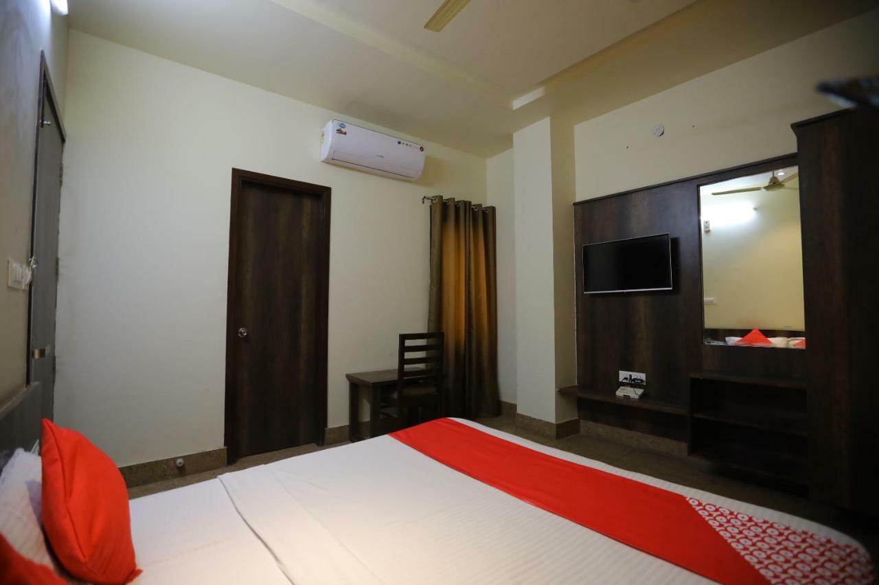 Oyo 40791 Hotel Hot N Fast Suratgarh Exterior foto