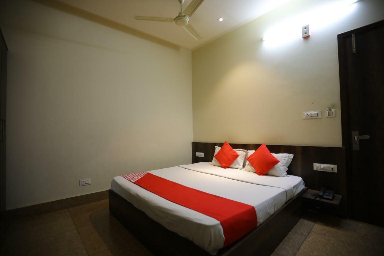 Oyo 40791 Hotel Hot N Fast Suratgarh Exterior foto