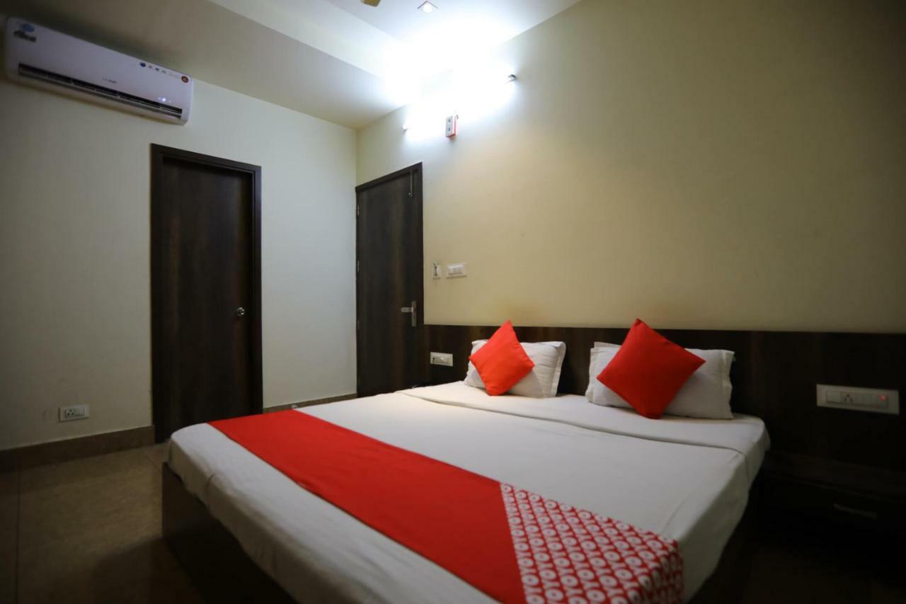 Oyo 40791 Hotel Hot N Fast Suratgarh Exterior foto