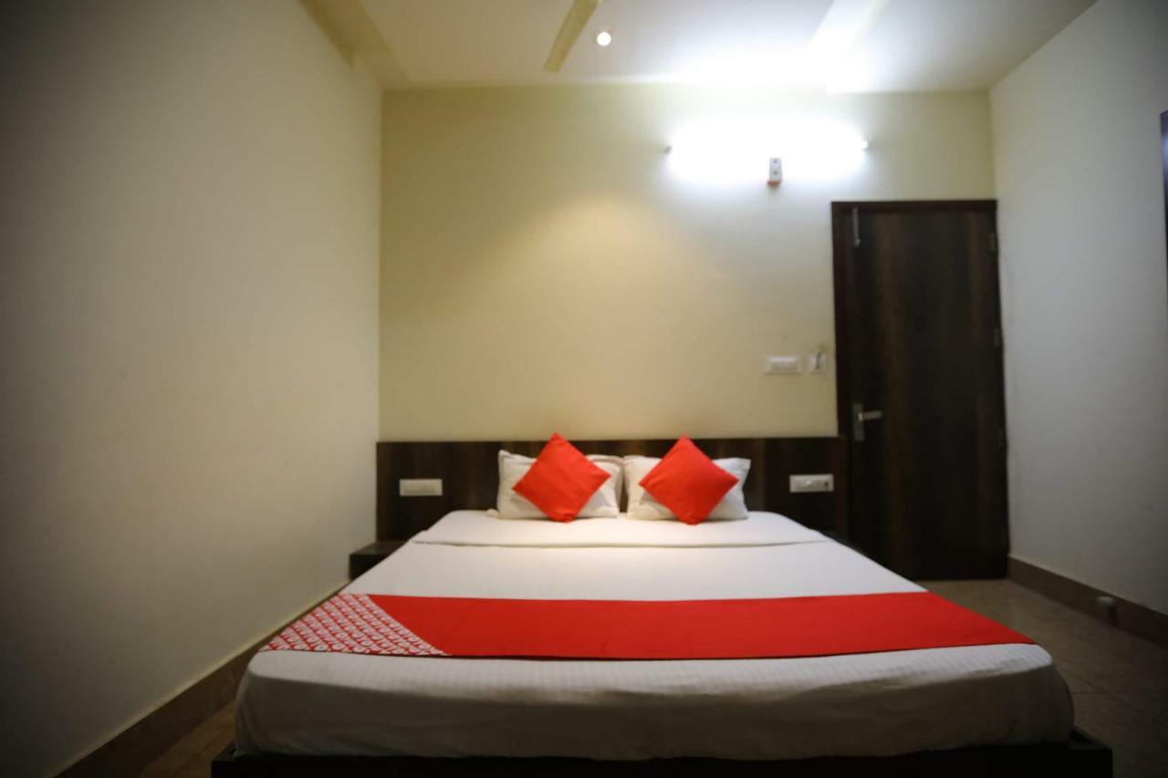 Oyo 40791 Hotel Hot N Fast Suratgarh Exterior foto