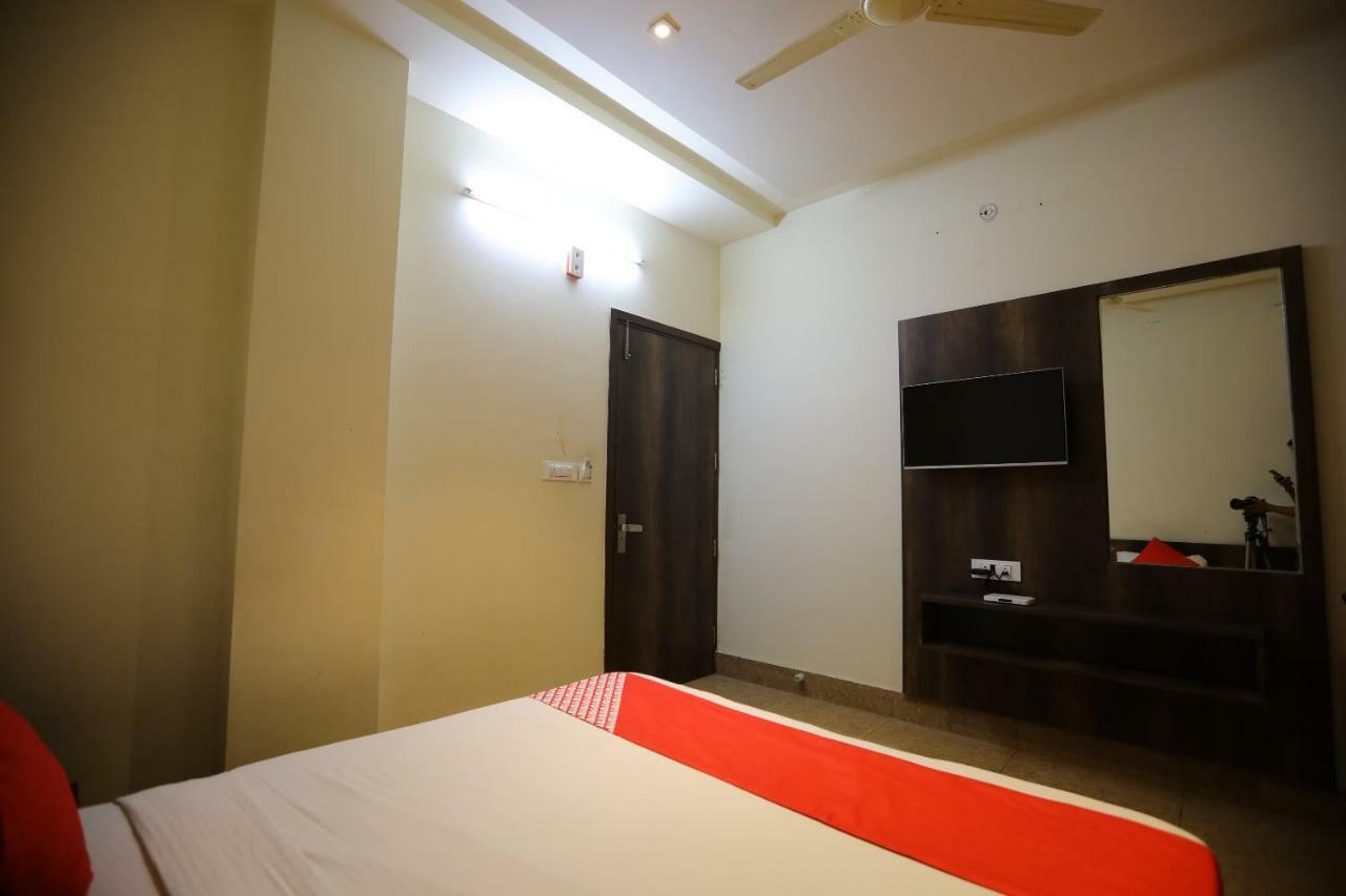 Oyo 40791 Hotel Hot N Fast Suratgarh Exterior foto